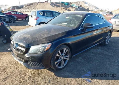 2017 Mercedes-Benz C 300 4Matic z USA, uszkodzony, nr VIN WDDWJ4KB2HF414828
